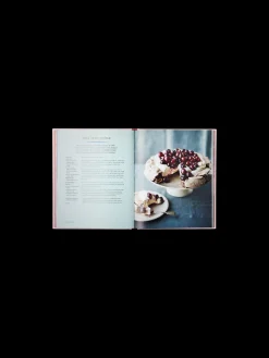 Deliciously Chocolately Cakes & Bakes