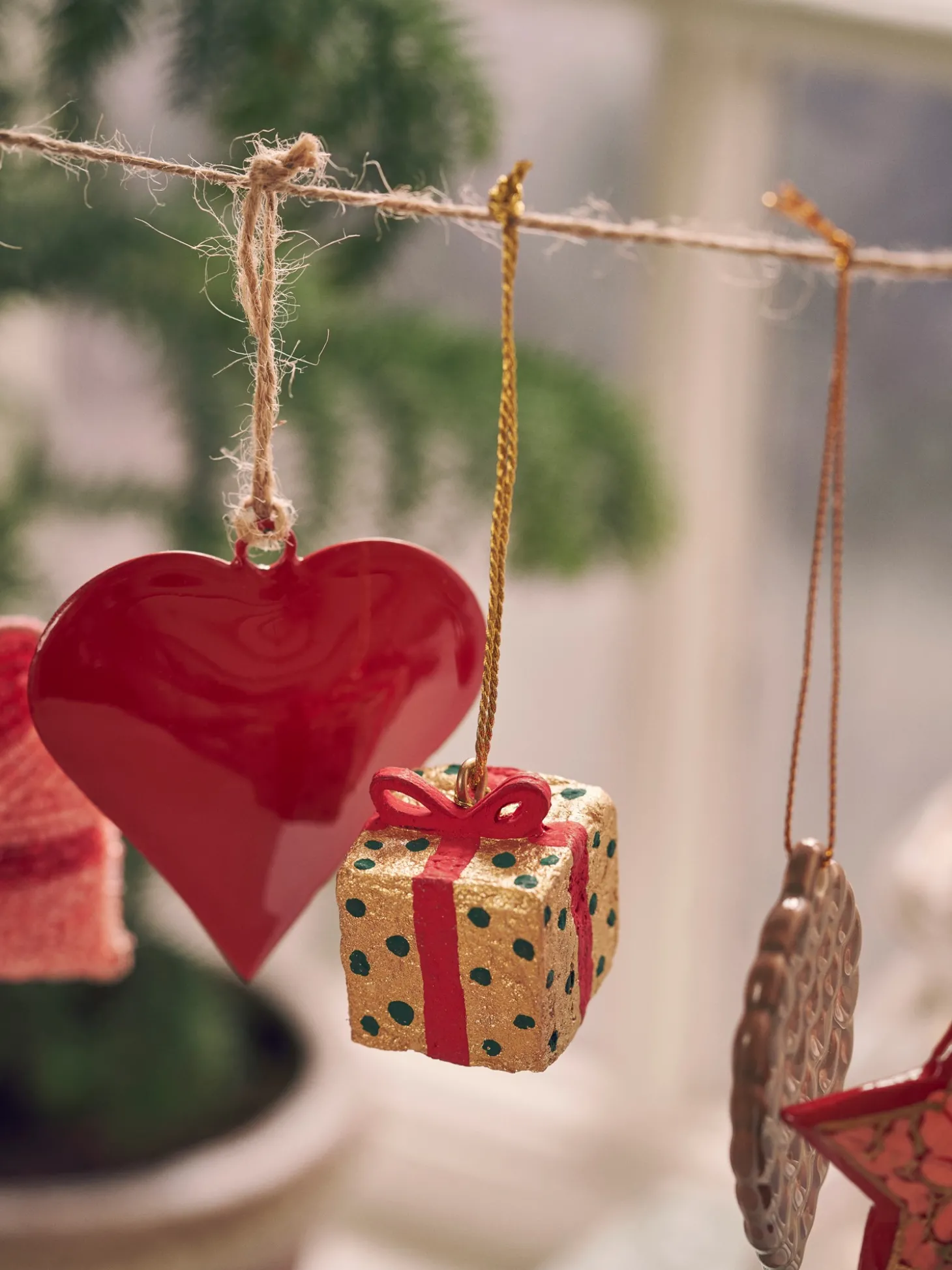 Juleophæng Med Gave