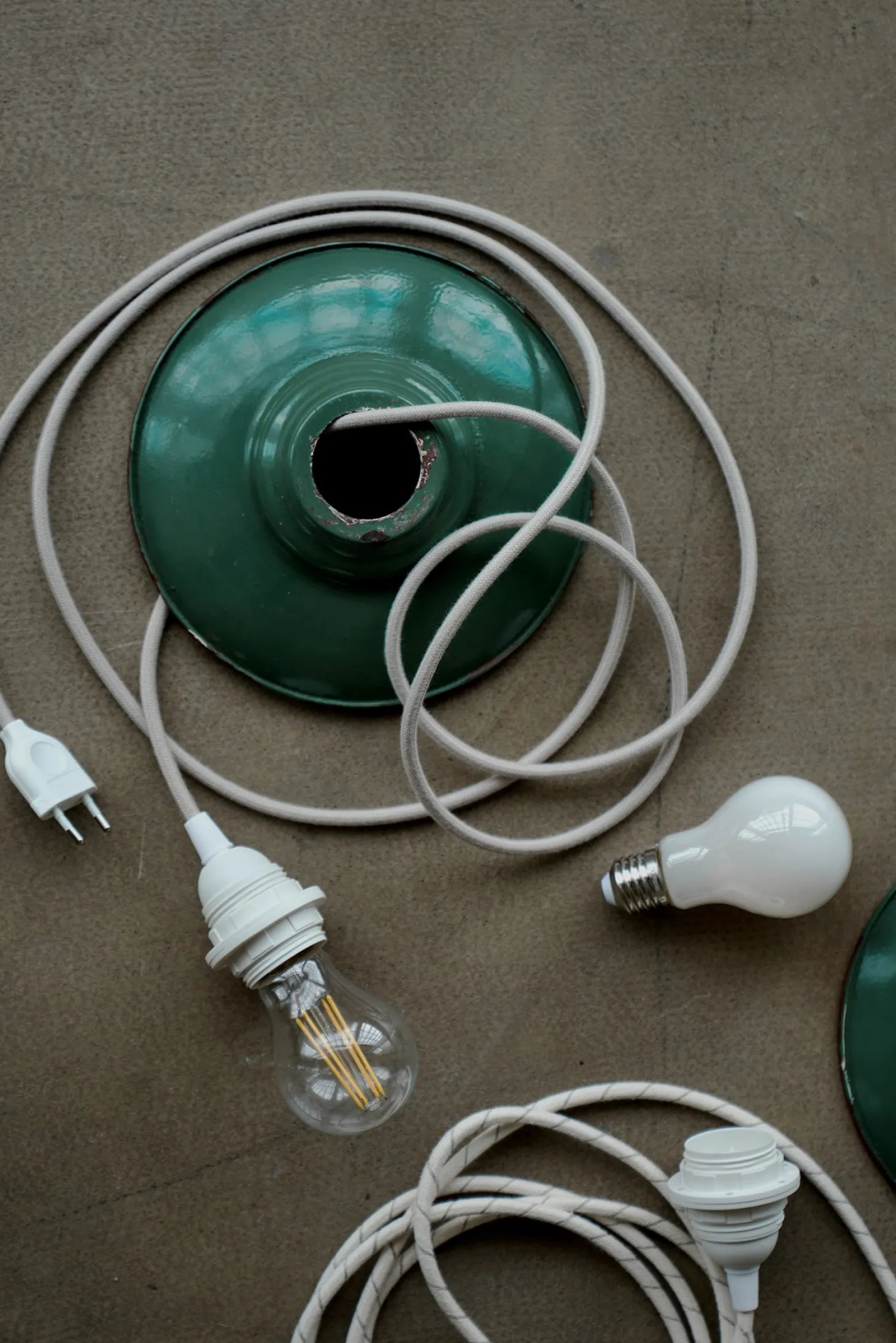 Plug-in Pendellampe White