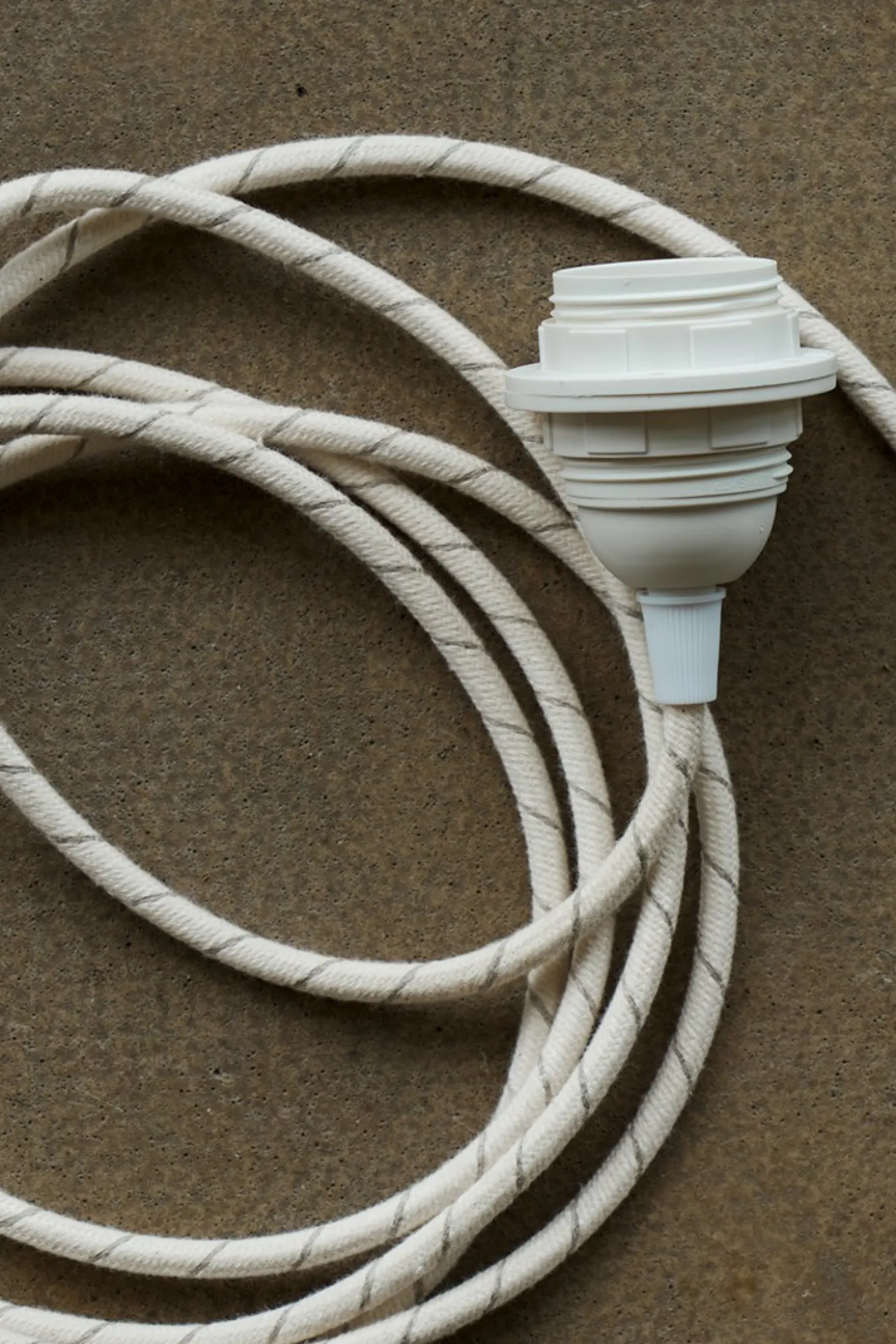 Plug-in Pendellampe White